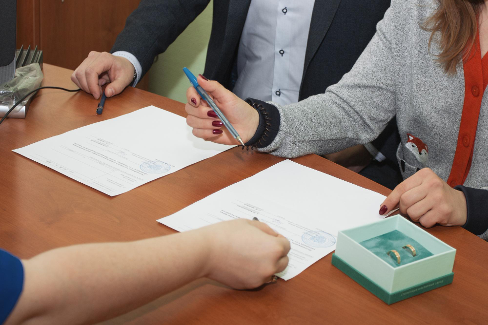 Смена юридического адреса ООО: пошаговая инструкция в 2024 году